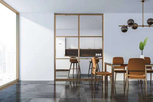 Interior Moderna Sala Jantar Com Paredes Brancas Piso Azulejo Escuro — Fotografia de Stock