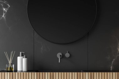 Siyah mermer banyo lavabo ile yakın çekim