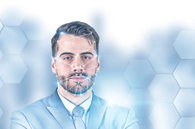 Sakallı adam yüz tanıma, altıgen yanarak bahislerin doğru