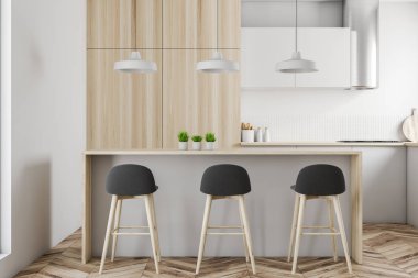 Beyaz ve ahşap mutfak bar ile iç