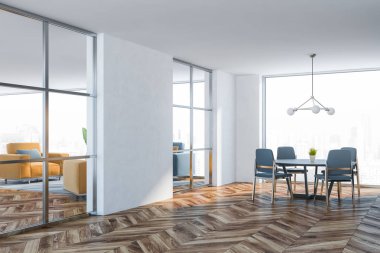 Ahşap zemin ile beyaz yemek odası