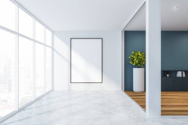 Mavi ve beyaz ofis posteri ile lobi