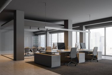 Sütunlarla gri panoramik office