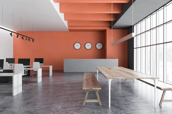 Oficina de espacio abierto naranja con recepción —  Fotos de Stock