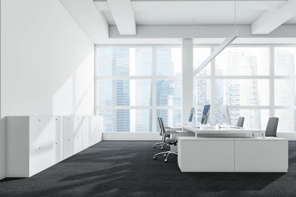 Beyaz açık alan office yan görünüm — Stok fotoğraf