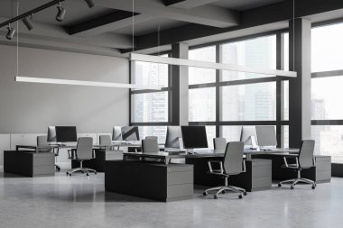 Çatı katı gri açık alan office köşe