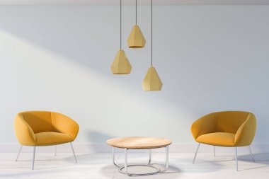 Beyaz oturma odası, koltuk ve masa