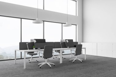 Açık alan office windows ile beyaz