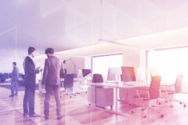 İnsanlar toplantı salonu ile açık alan Office