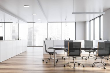 Modern beyaz boş ofis iç yönetim kurulu tablo ile. 3D render.