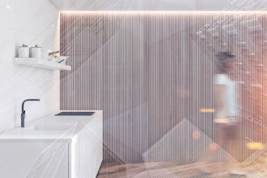 Beyaz ve ahşap mutfakta yürüyen kadın