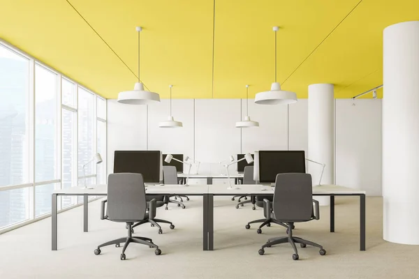 Plafond jaune espace ouvert bureau gros plan — Photo