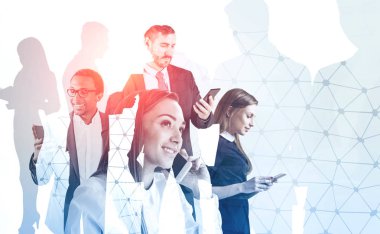 Telefonlar ile iş ekibi. Iletişim