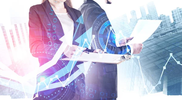 Belgeler, büyüyen grafikler ile iş insanları