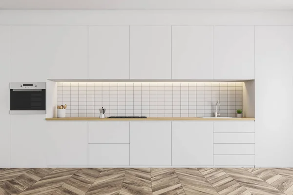 Tezgahlı minimalist beyaz mutfak — Stok fotoğraf