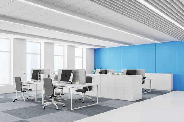 Cómoda oficina de espacio abierto blanco y azul — Foto de Stock
