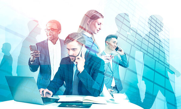 Разнообразные бизнес-команды, небоскребы
