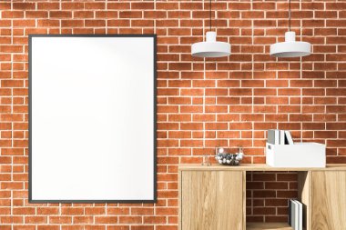 Tuğla oda, kitaplık ve lambalar rafta Poster