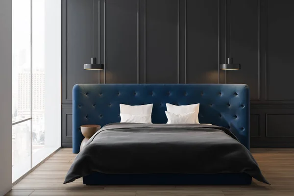 Chambre principale grise avec lit bleu — Photo