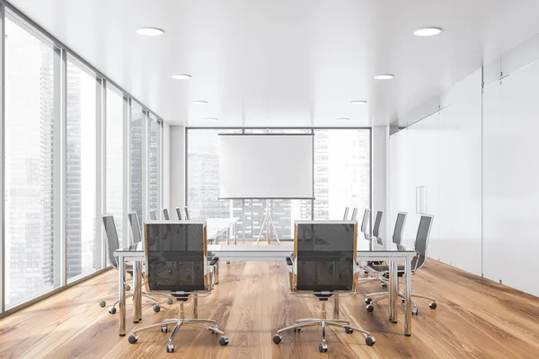 White conference room with projection screen — 스톡 사진