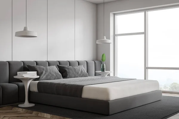Stijlvolle witte slaapkamer hoek met King size bed — Stockfoto