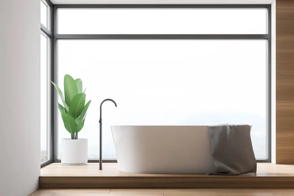 Loft blanc et salle de bain en bois avec baignoire — Photo