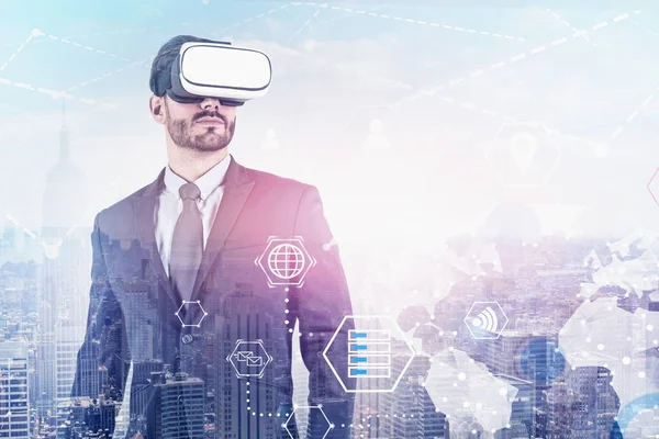 Gafas Man in VR, interfaz tecnológica global —  Fotos de Stock
