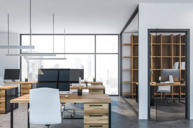 Beyaz açık alan ve yönetici ofis içi