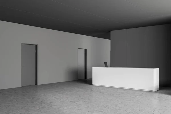 Recepción blanca en vestíbulo de oficina gris con puertas — Foto de Stock