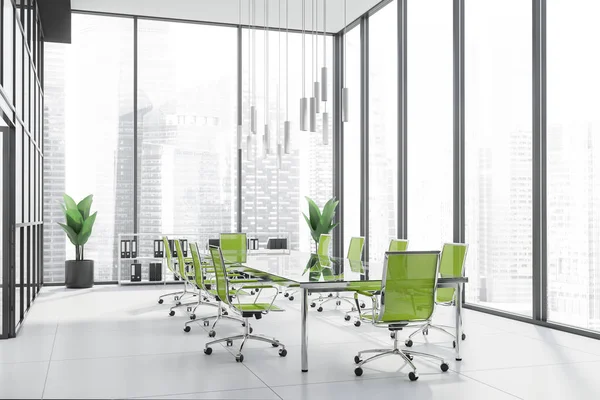 Canto da sala de conferências panorâmica, cadeiras verdes — Fotografia de Stock