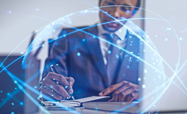 African American man in Office, digitale wereld — Stockfoto