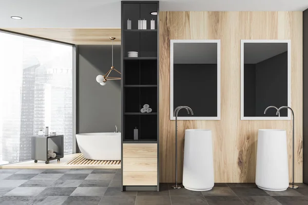 Badezimmer aus Holz mit Waschbecken und Badewanne — Stockfoto