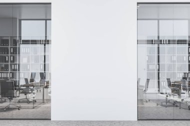Sahte duvarlı boş ofis salonu