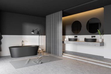 Perde ile gri ve beyaz banyo köşesi