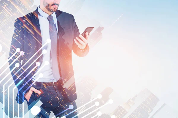 Mann mit Telefon in der Stadt, Netzwerkverbindung — Stockfoto