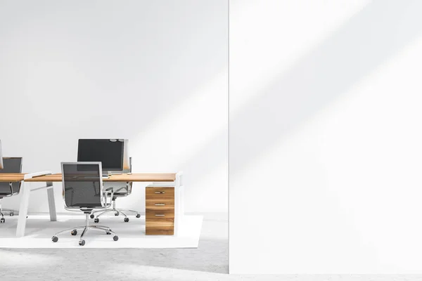 Interno ufficio vuoto con finta parete — Foto Stock