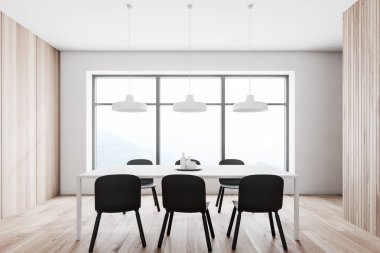 Beyaz ve ahşap yemek odası iç