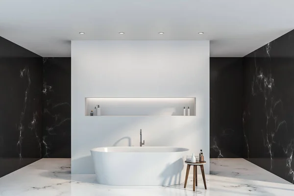 Fehér és márvány fürdőszoba belső káddal — Stock Fotó