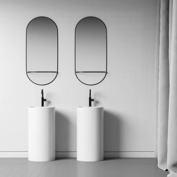 Λευκό εσωτερικό μπάνιο, διπλό νεροχύτη — Φωτογραφία Αρχείου