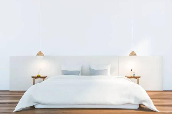 Biały minimalistyczny mistrz sypialni wnętrze — Zdjęcie stockowe
