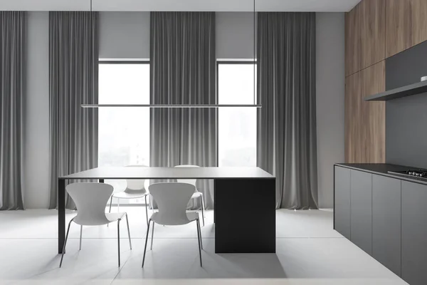 Cozinha cinza e de madeira, cortinas e mesa — Fotografia de Stock