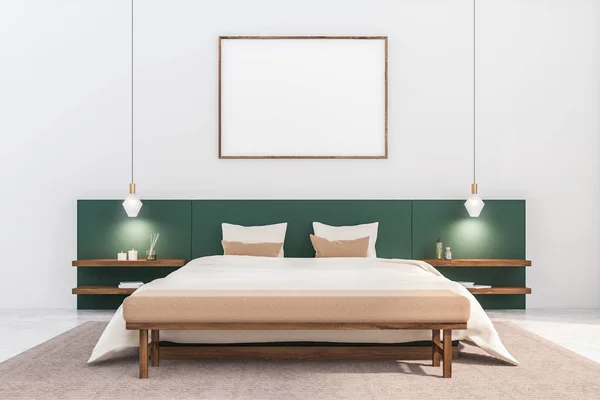 Biała i zielona sypialnia z poziomym plakatem — Zdjęcie stockowe