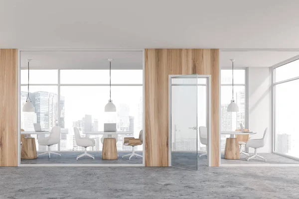 Helles Coworking-Büro aus Holz — Stockfoto