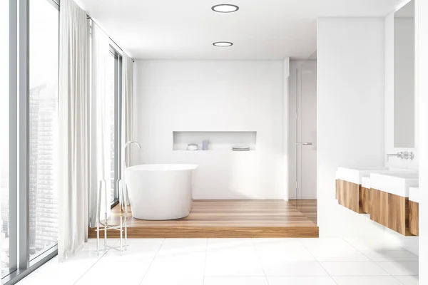 Casa de banho branca com pia dupla e banheira — Fotografia de Stock