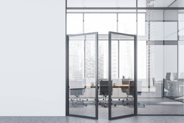 Sahte duvarlı konferans salonu nun iç mekanı