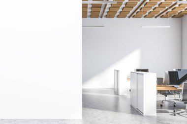 Ahşap tavan açık alan ofis, duvar kadar alay