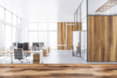 Ahşap panoramik açık alan ofis bulanık