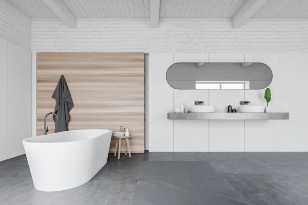 Interior do banheiro branco e de madeira — Fotografia de Stock