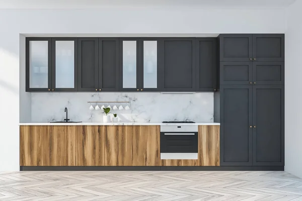 Marmeren keuken interieur met houten werkbladen — Stockfoto