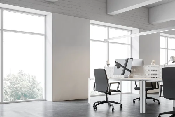 白のオープン スペースのオフィス コーナー — ストック写真